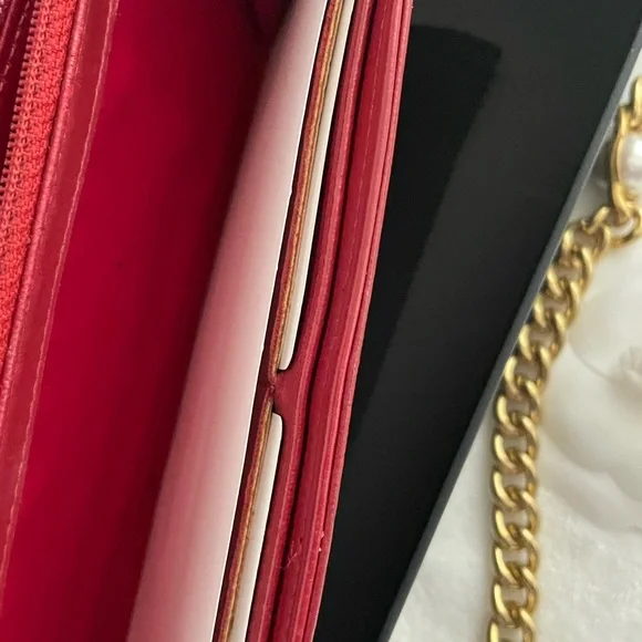 Chanel Lambskin Camellia Embossed wallet - Picture 12 of 16